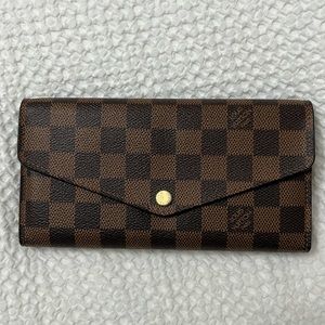 Louis Vuitton Sarah Wallet Damier